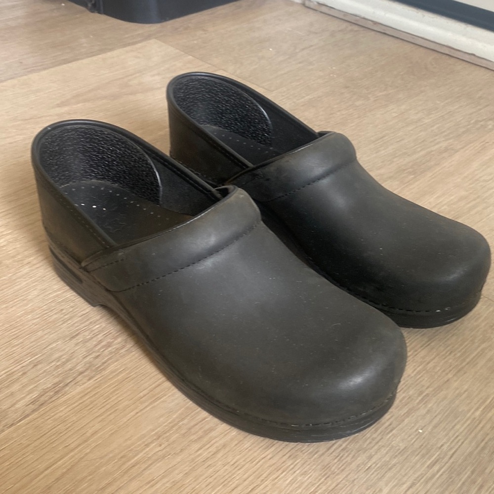 Men’s Professional Dansko Shoes
